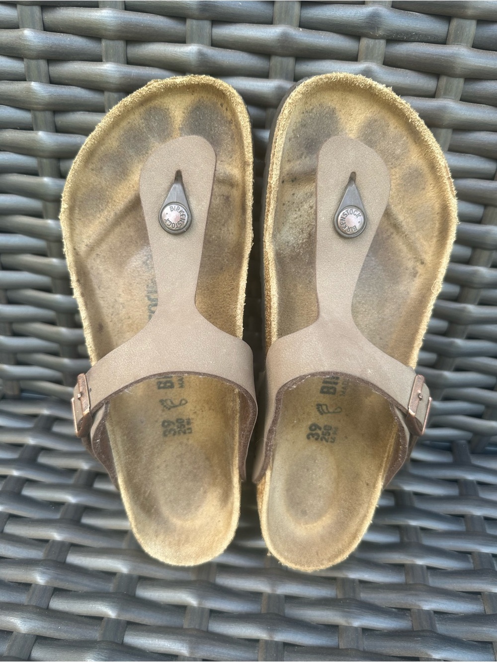 Birkenstock Gizeh Mocha Thong Sandals, Women’s size 8 (39), boho, hippie, summer